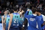 开云体育网址-廖三宁16+5无缘季后赛，徐昕进季后赛战老东家，贺希宁29分