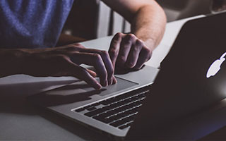 开云-BLG发布战胜WBG队内语音-Xun：下盘选偏干架的，我C我C